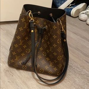 Louis Vuitton neo noe purse in black